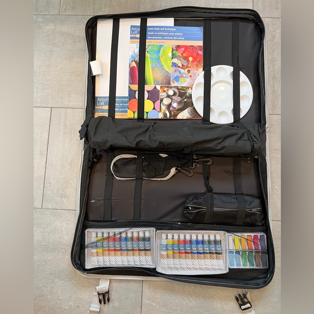 Artist Kit w MANY new items (paints/pastels/pencils) & a portable easel as well🌸